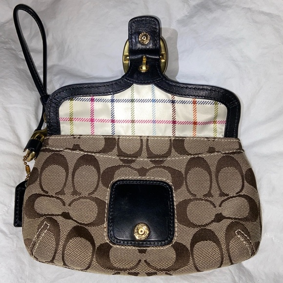 Coach wristlet - Picture 2 of 6